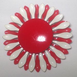Vintage Retro Red and White Enamel flower brooch